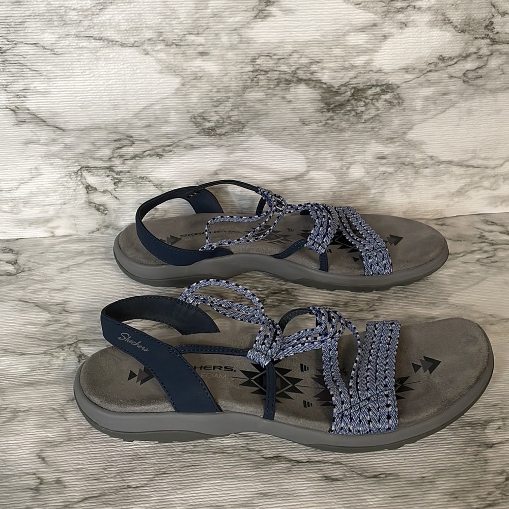Skechers, reggae, Memory foam sandals. - Picture 4 of 12